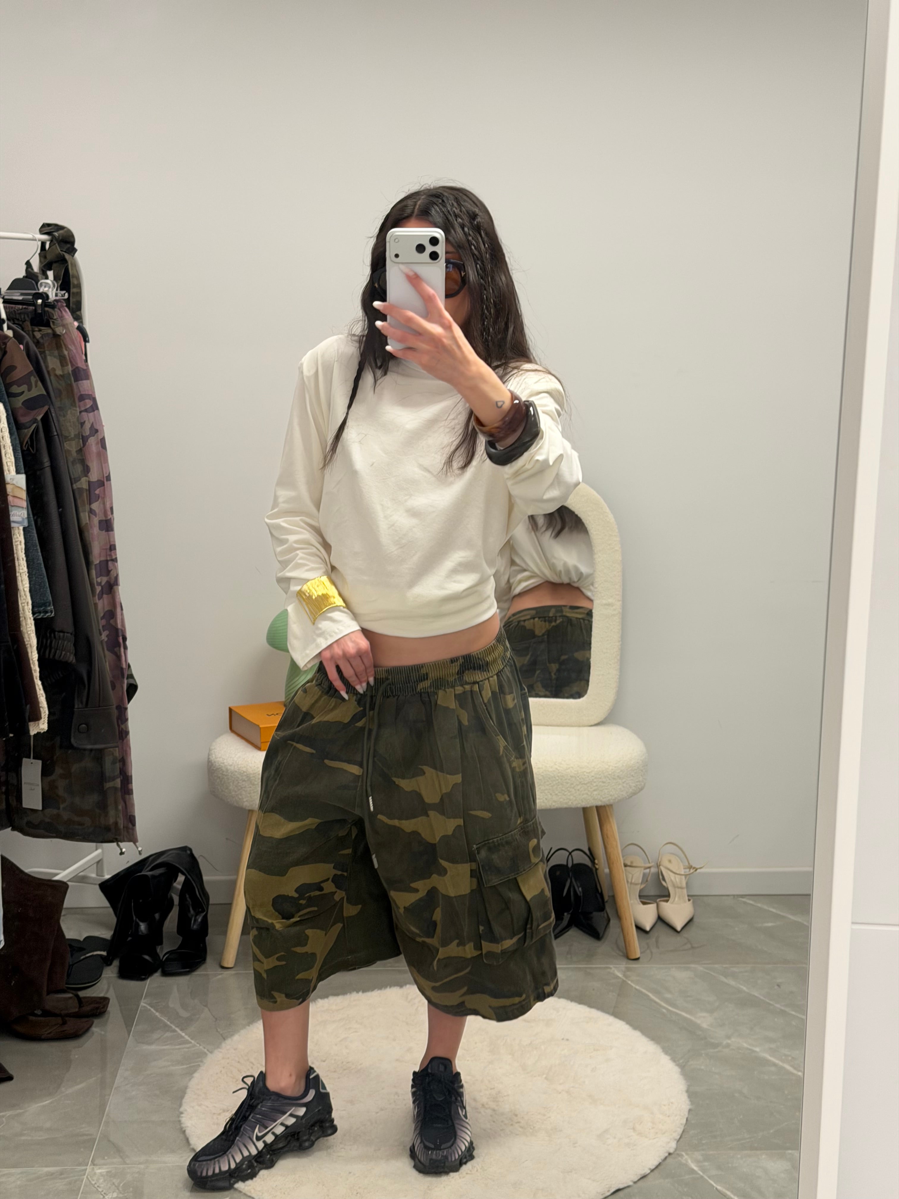 camouflage jorts in tuta