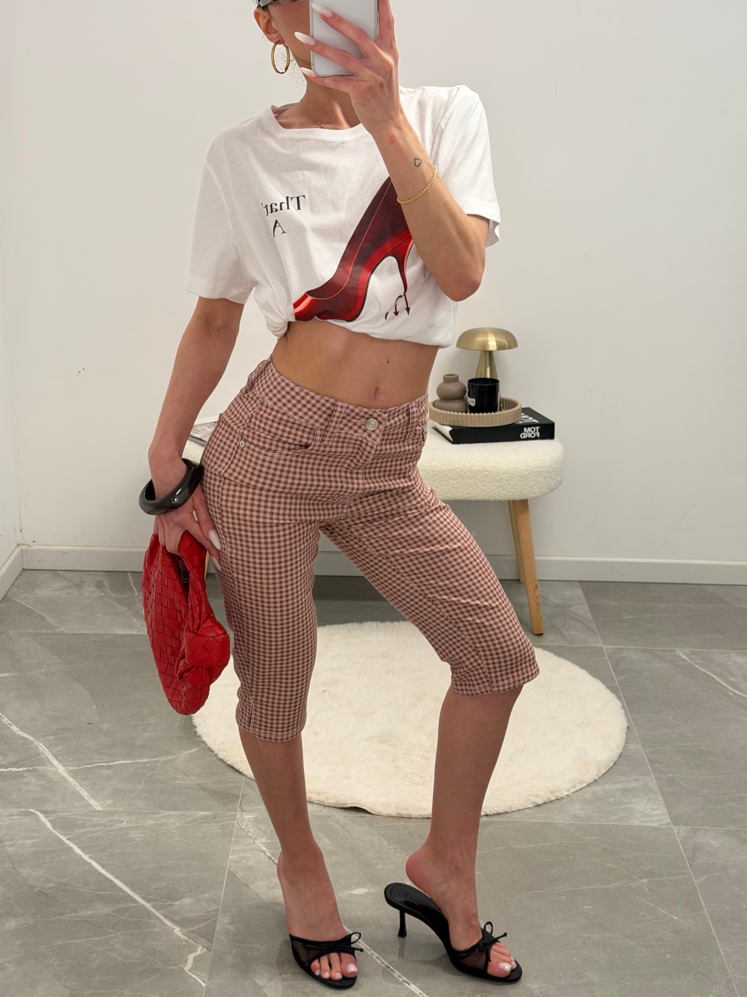 capri pants in red