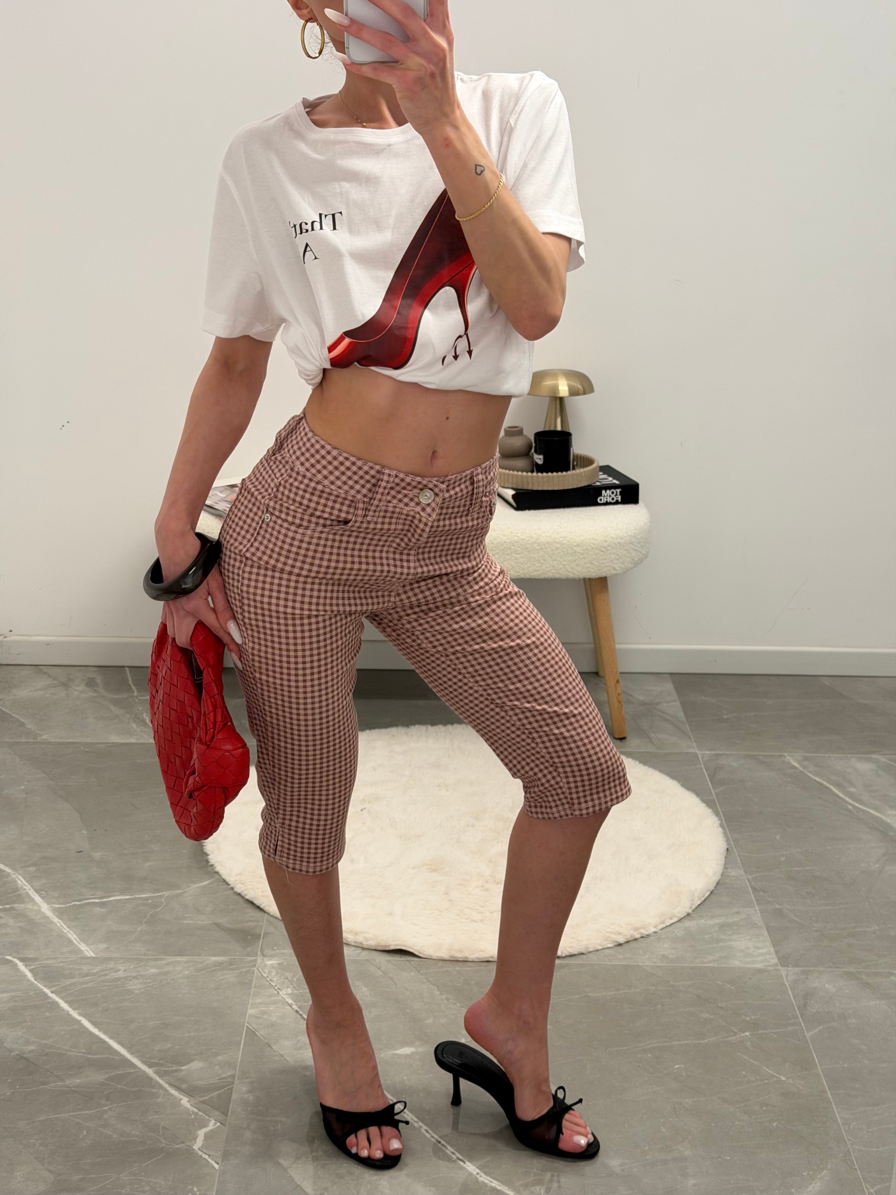 capri pants in red