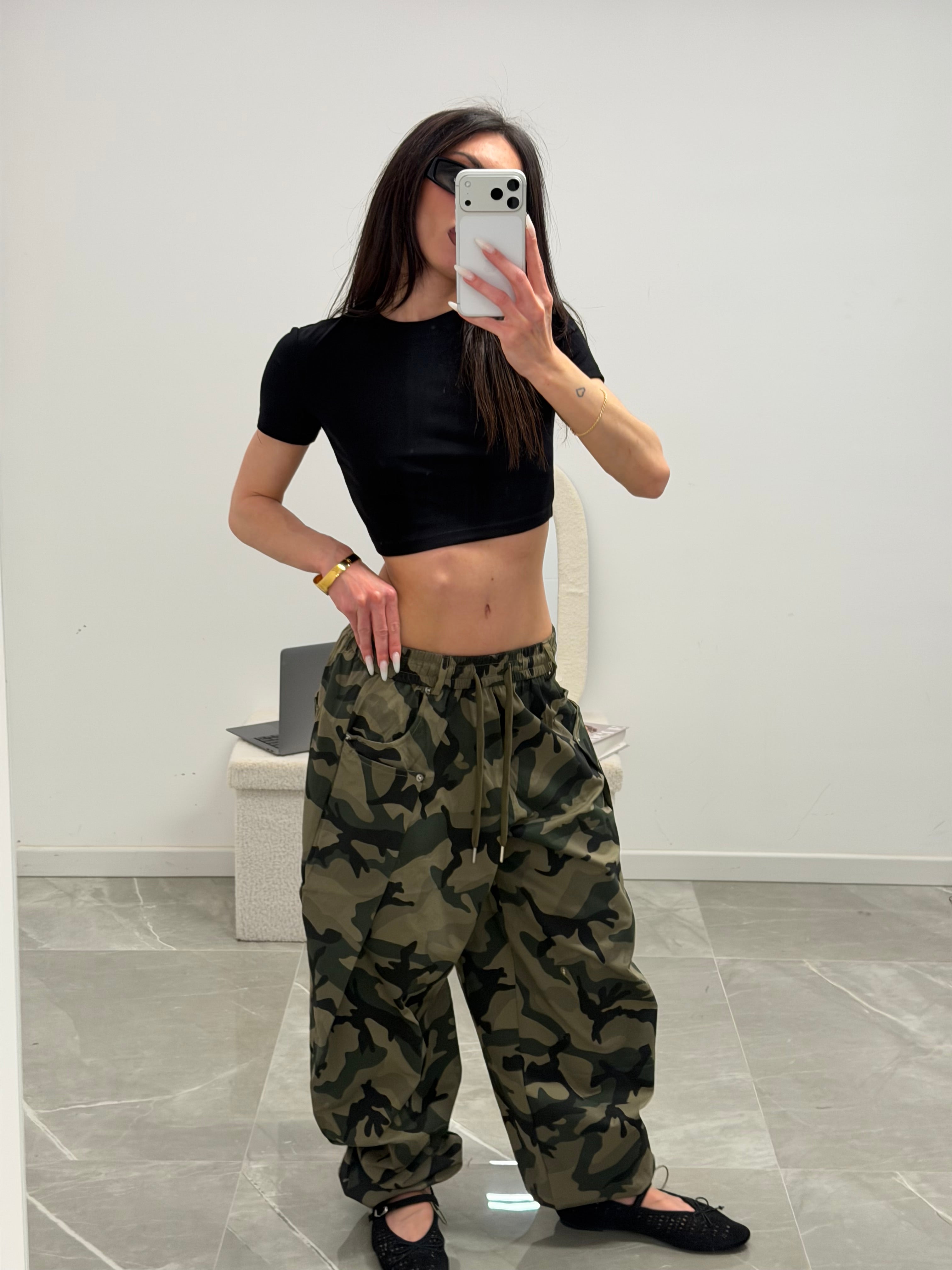 basic cropped shirt