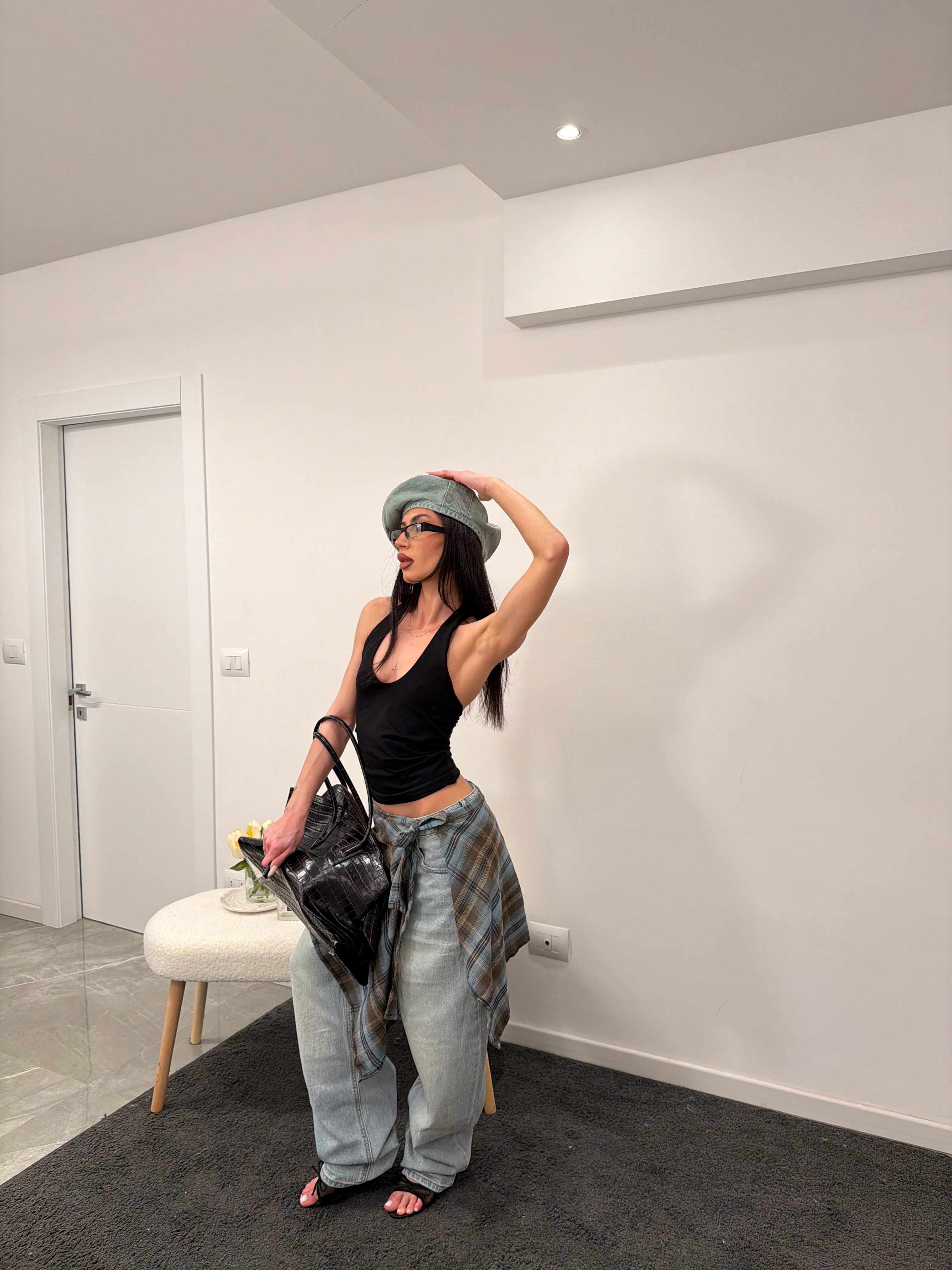 top v black