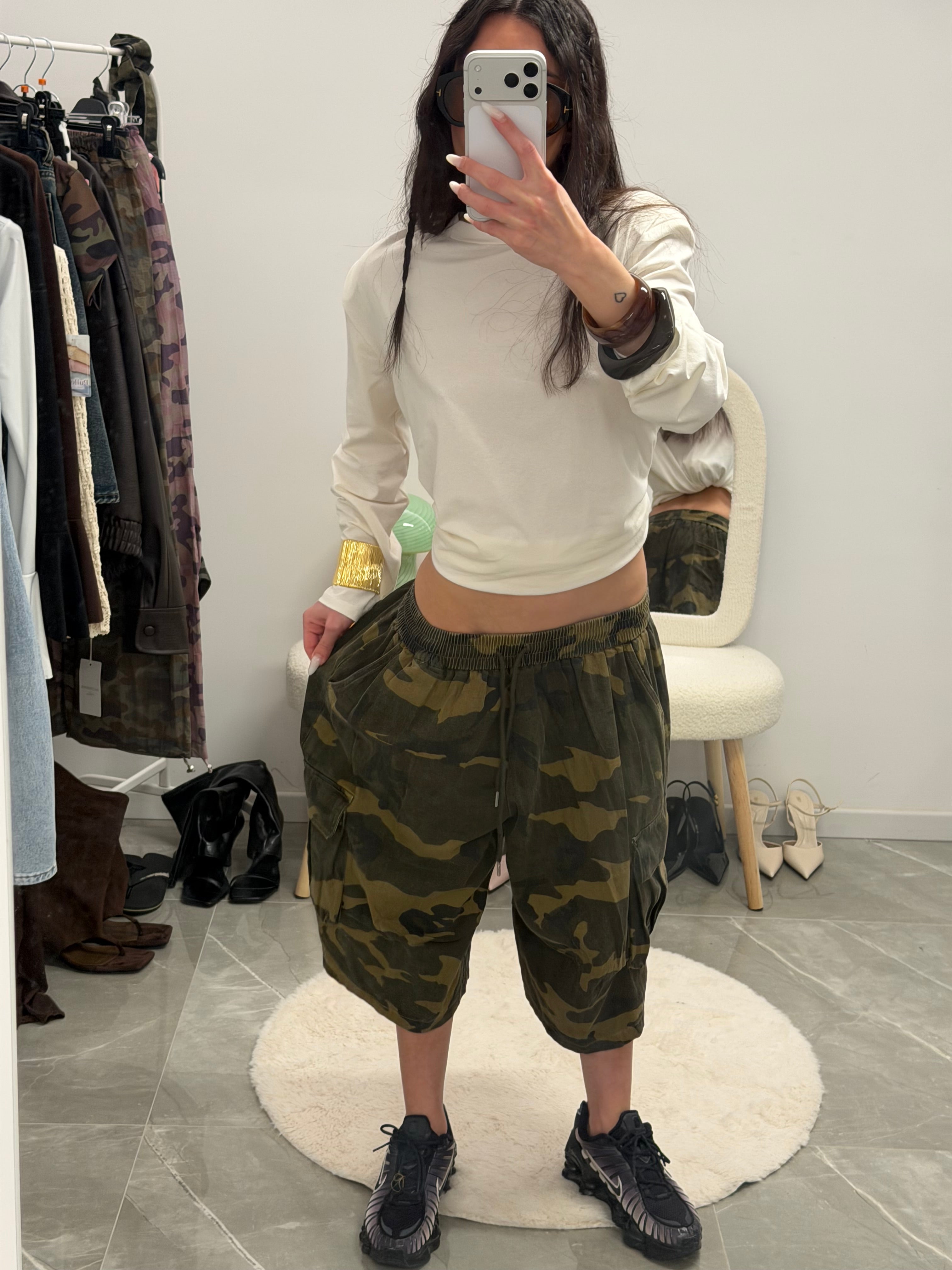 camouflage jorts in tuta