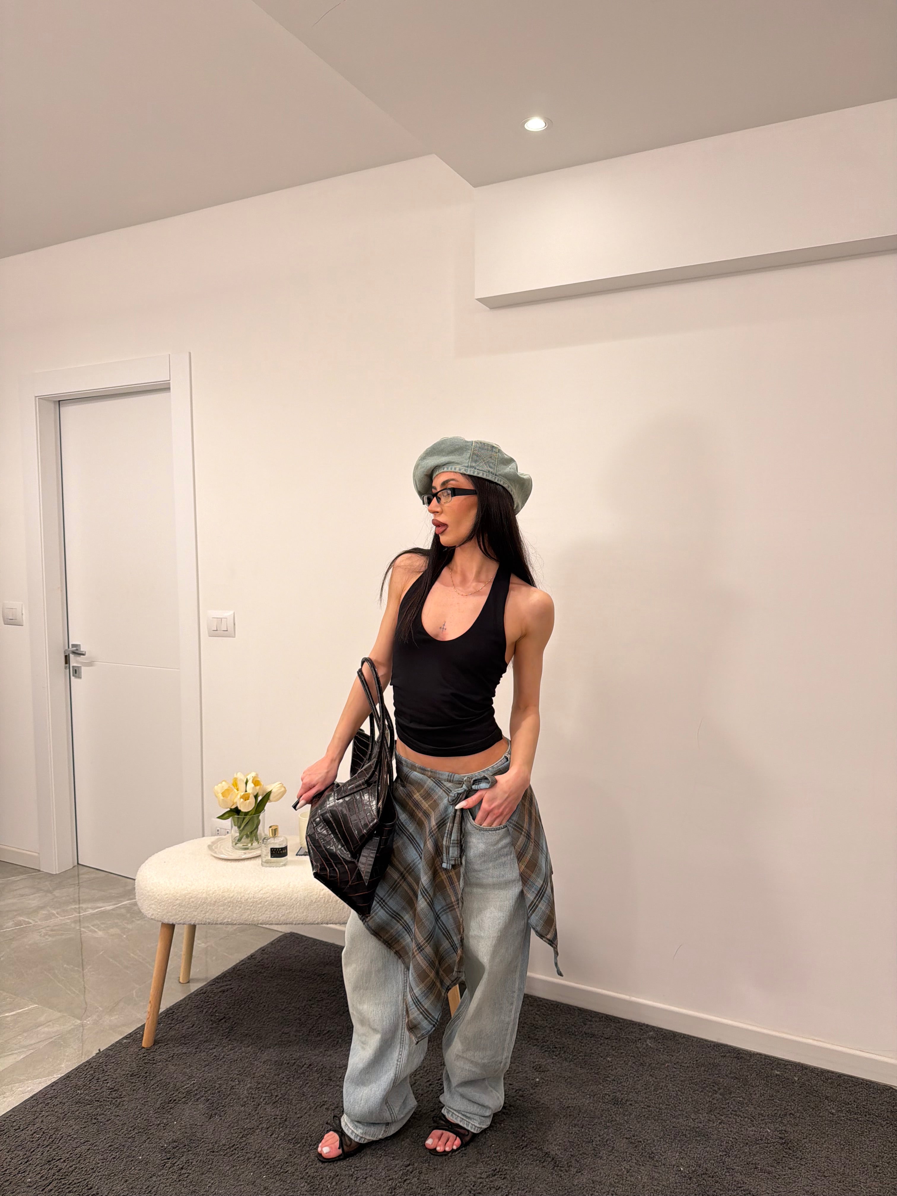 top v black