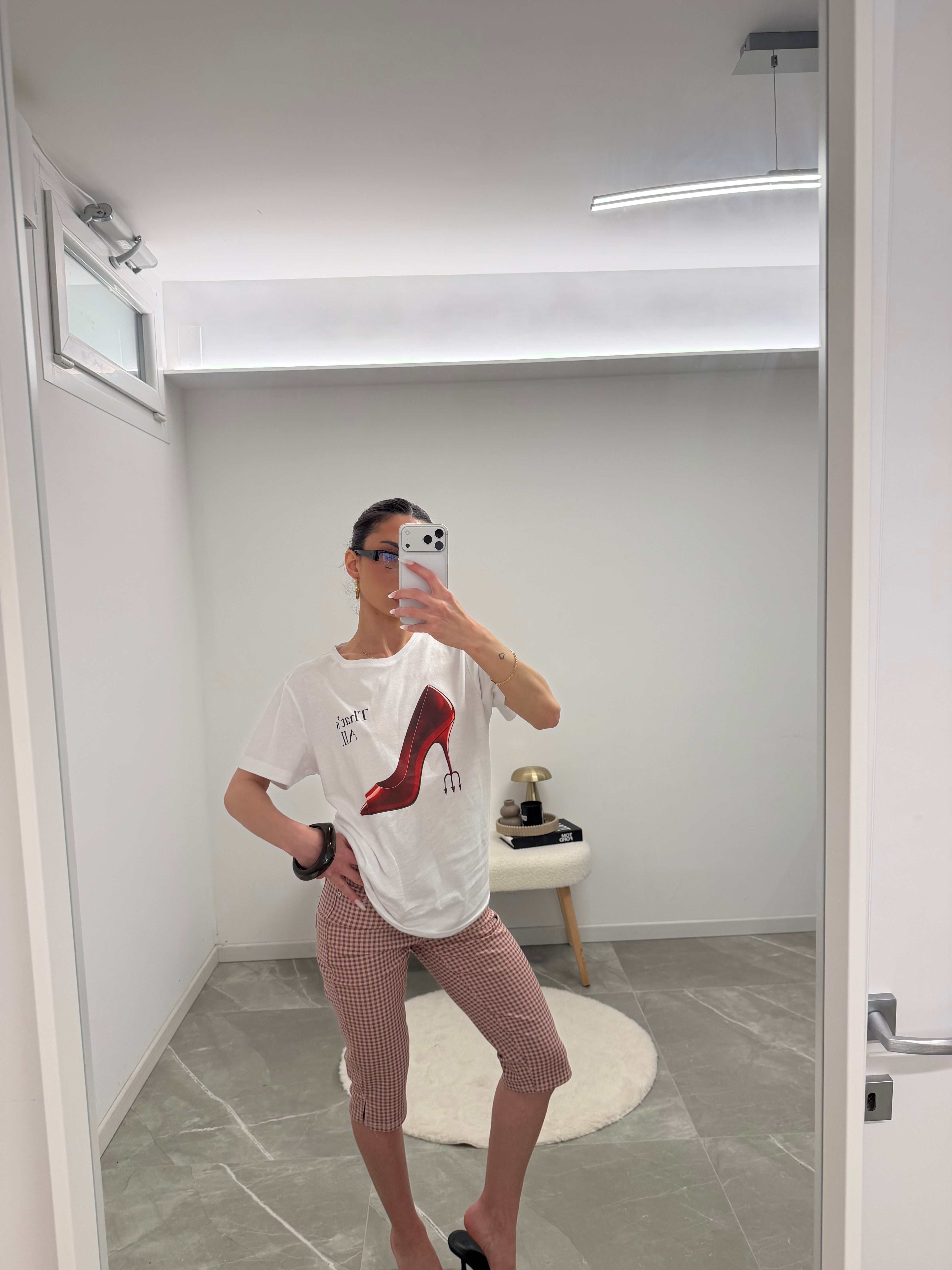 capri pants in red