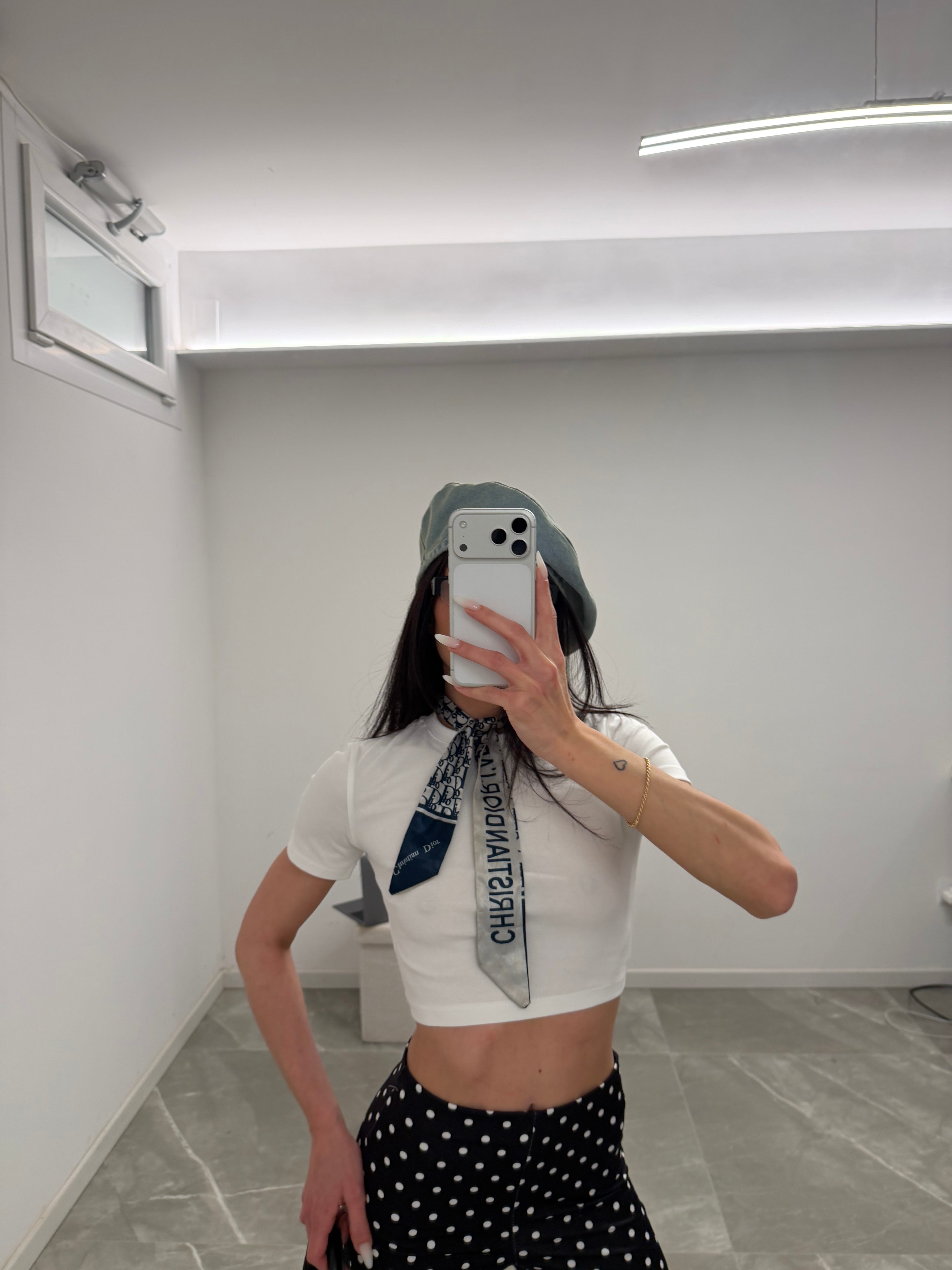 basic cropped shirt