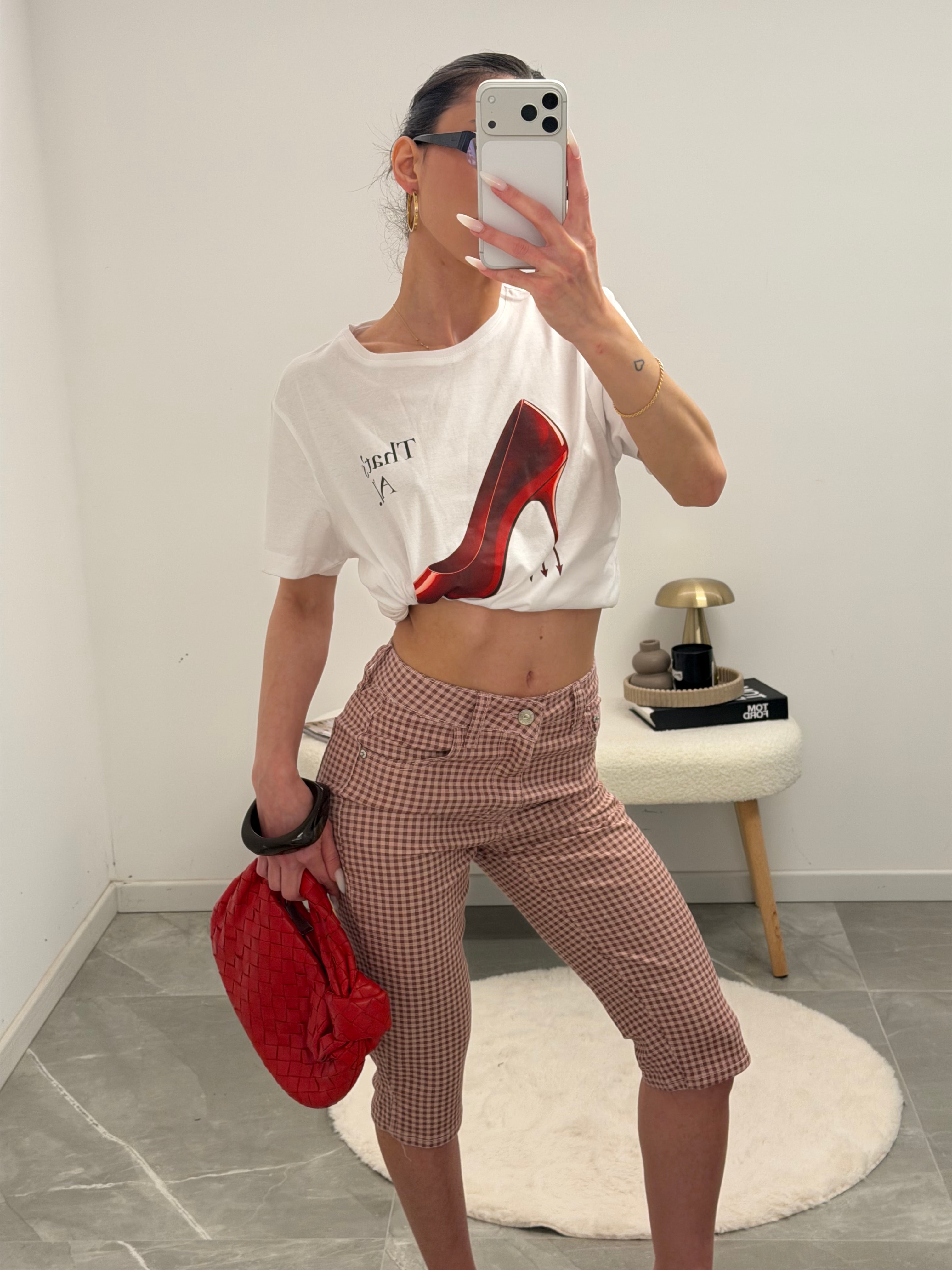 capri pants in red