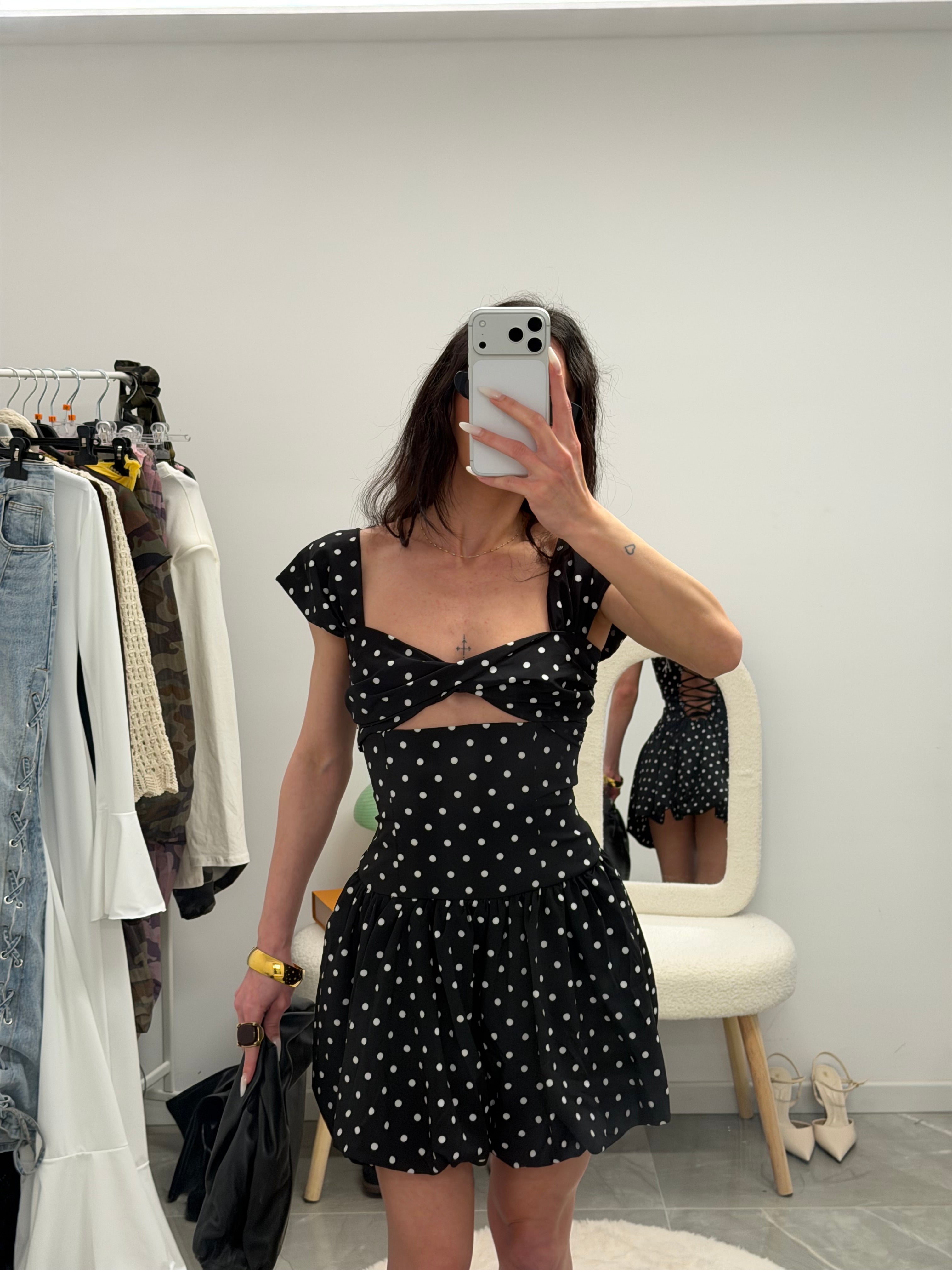 dress dot