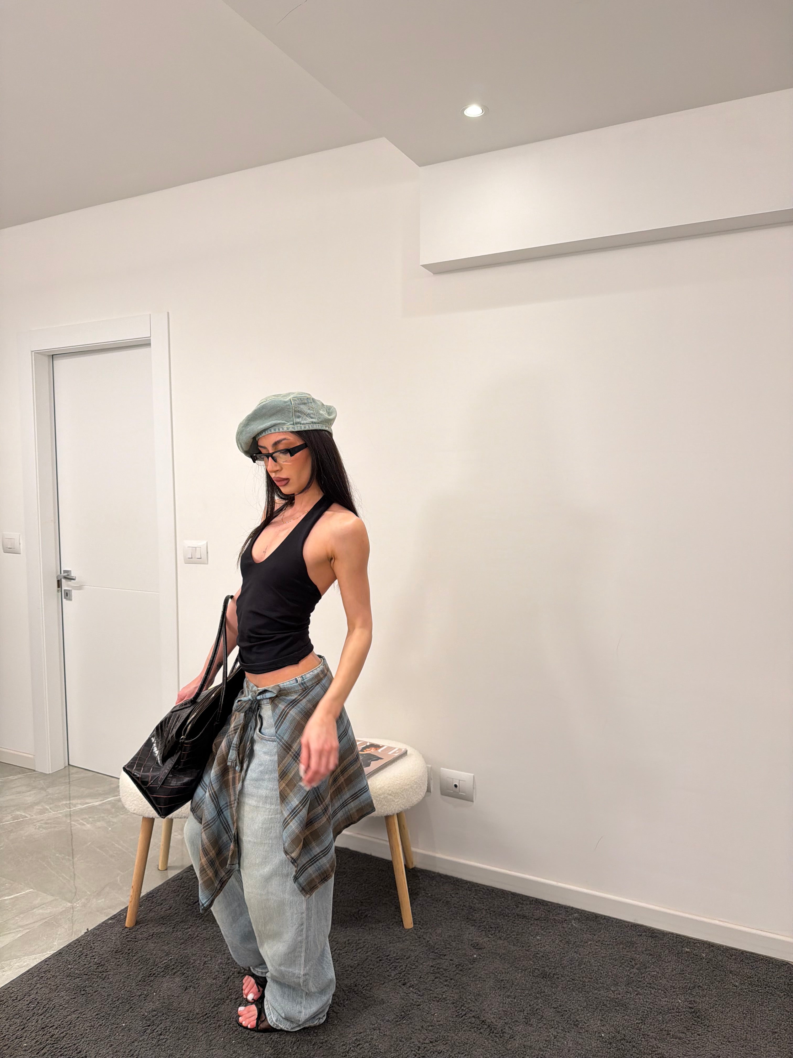 top v black