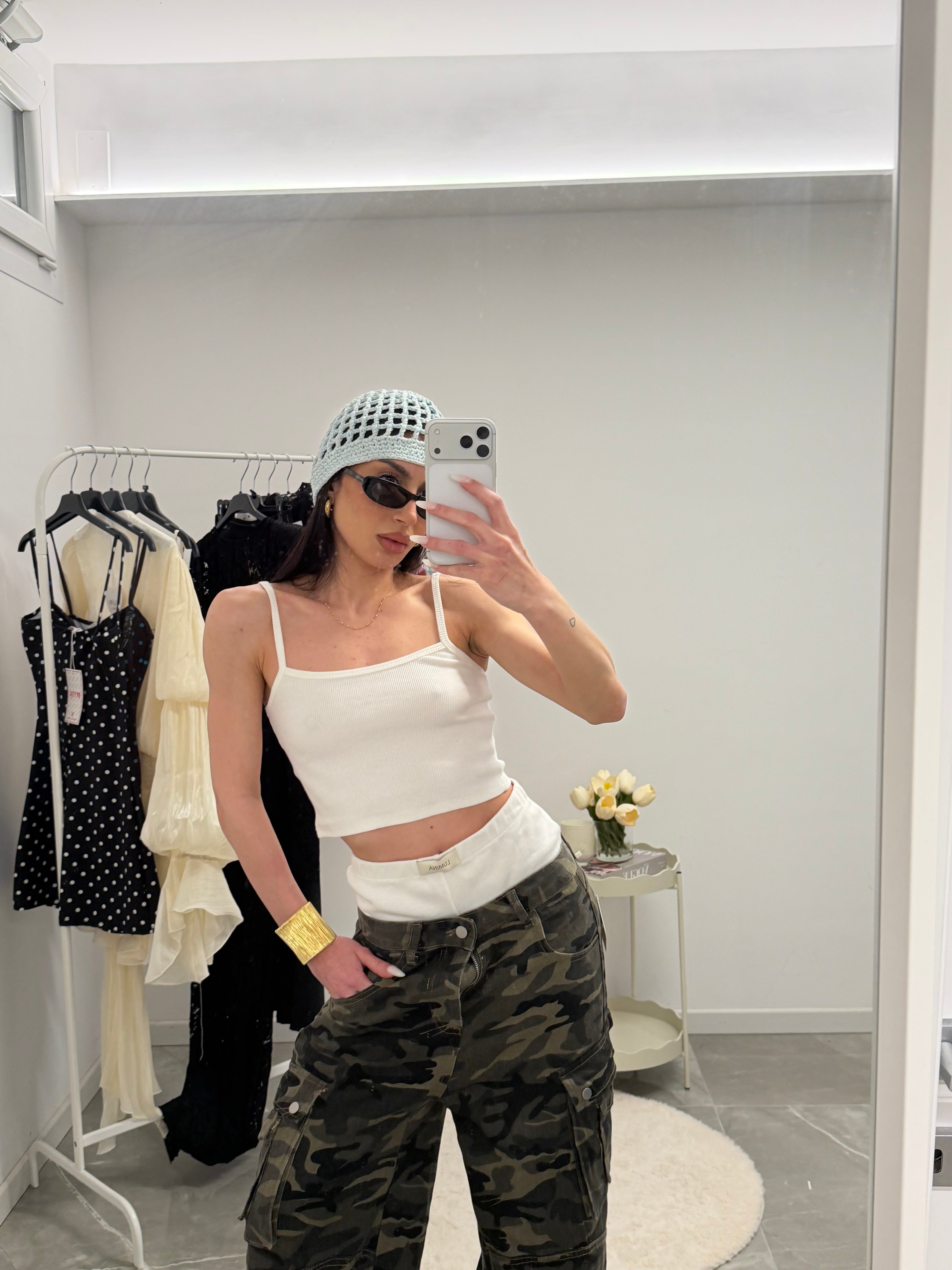 coordinato white top e shorts