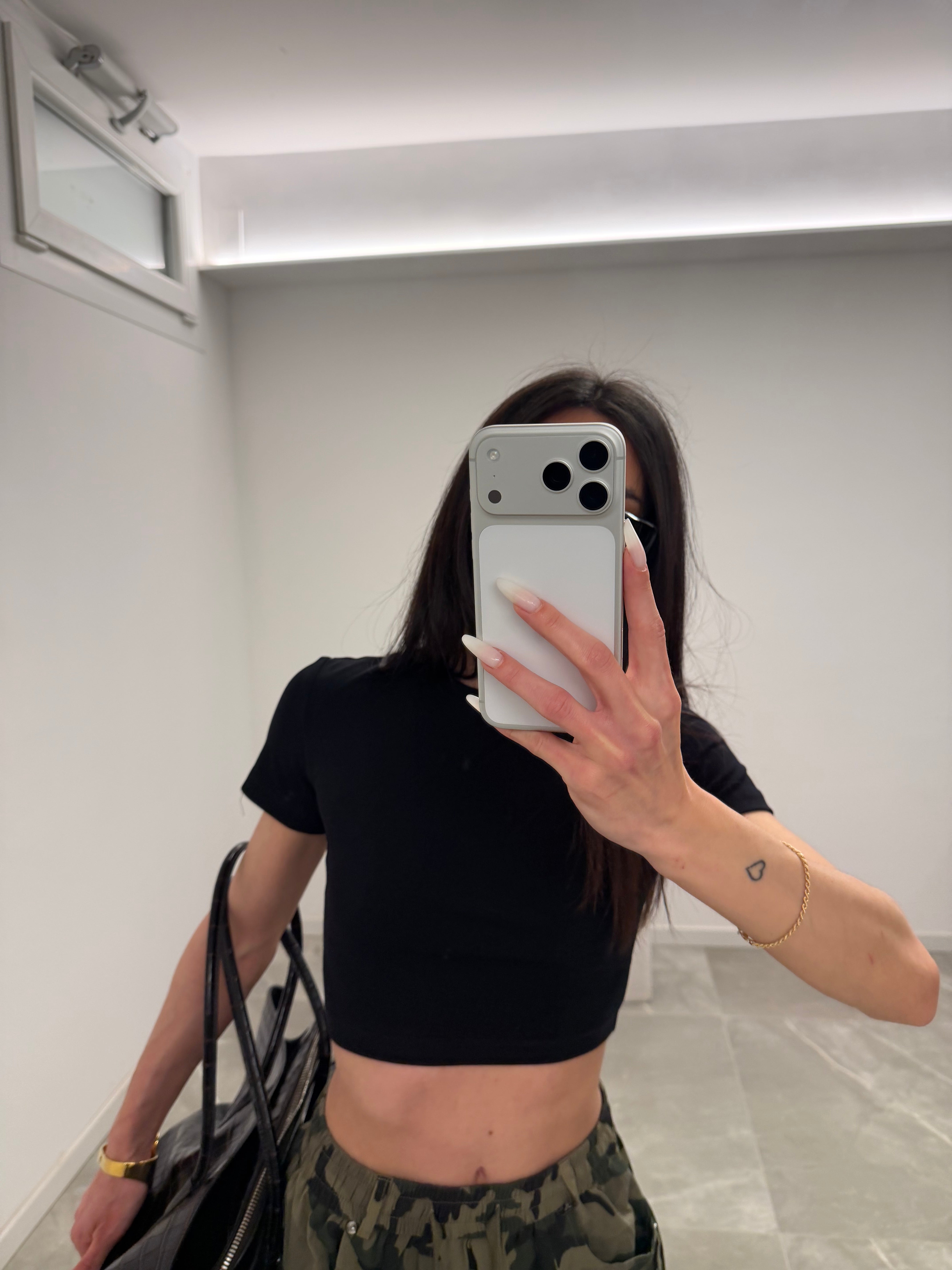 basic cropped shirt