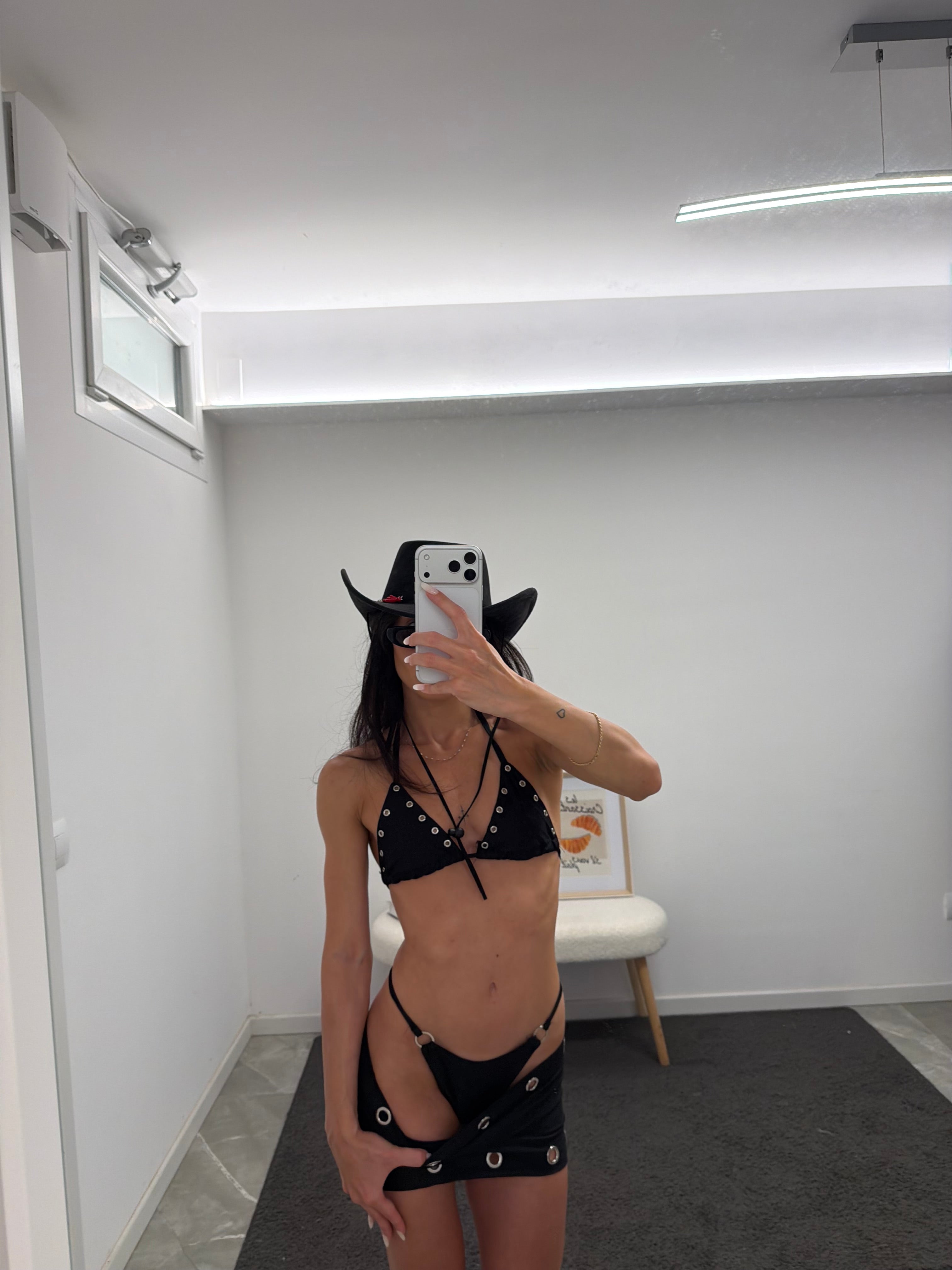 bikini coordset hole