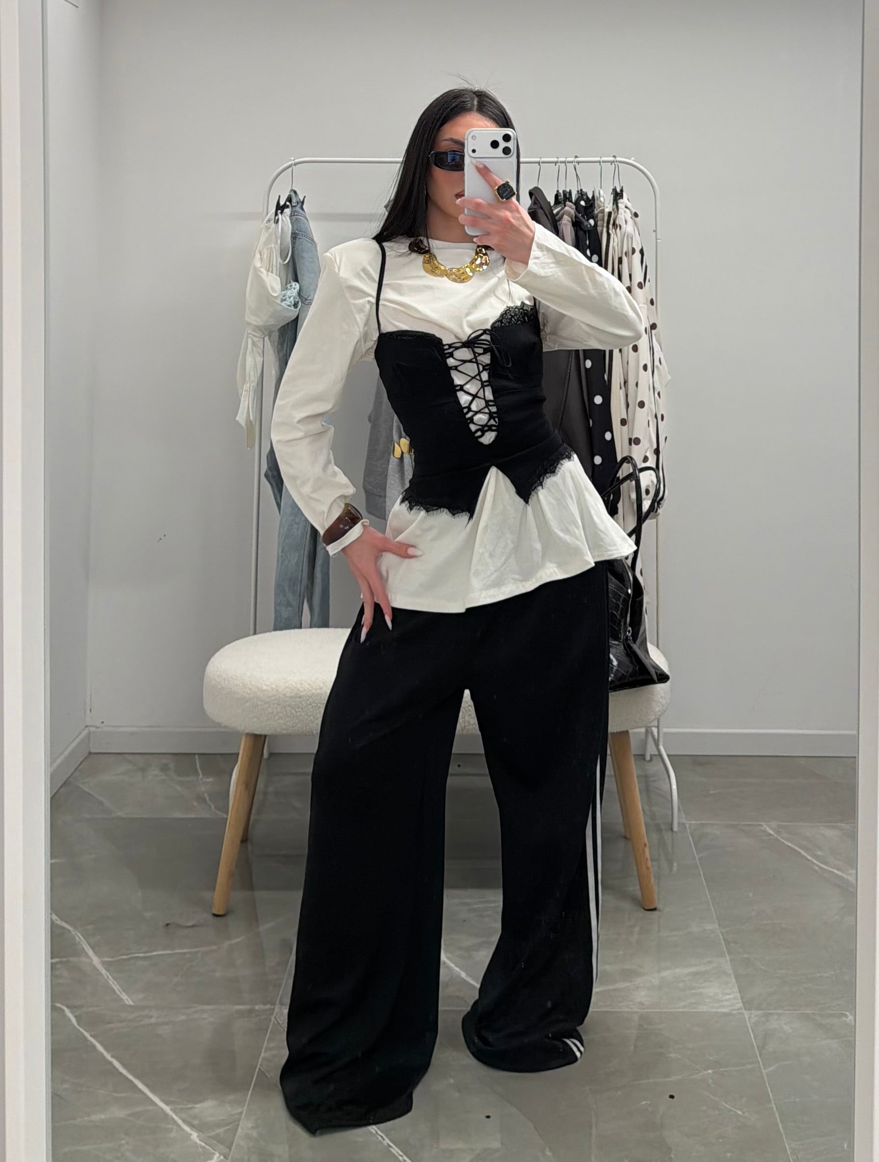 t-shirt oversize con spalline