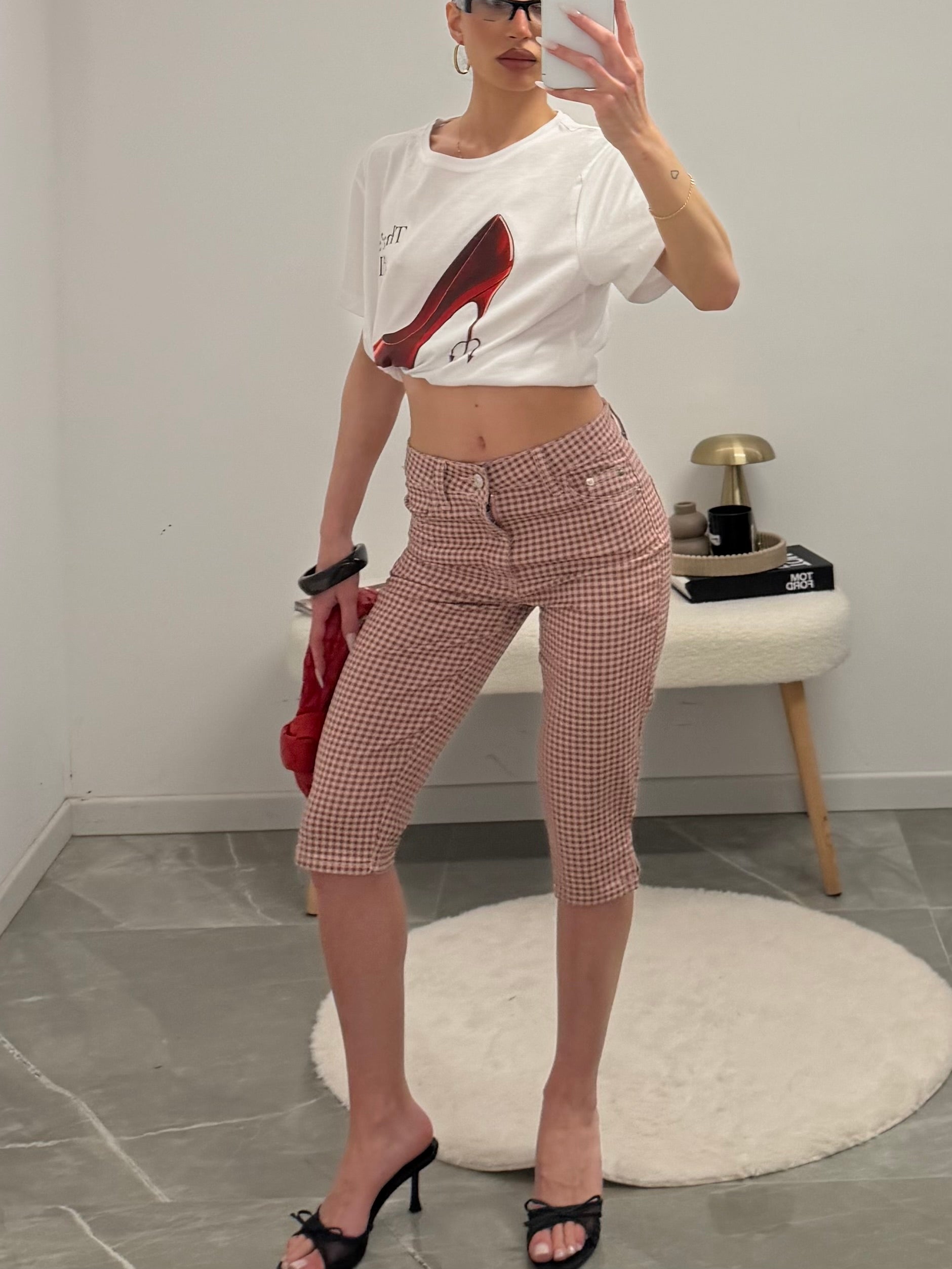 capri pants in red