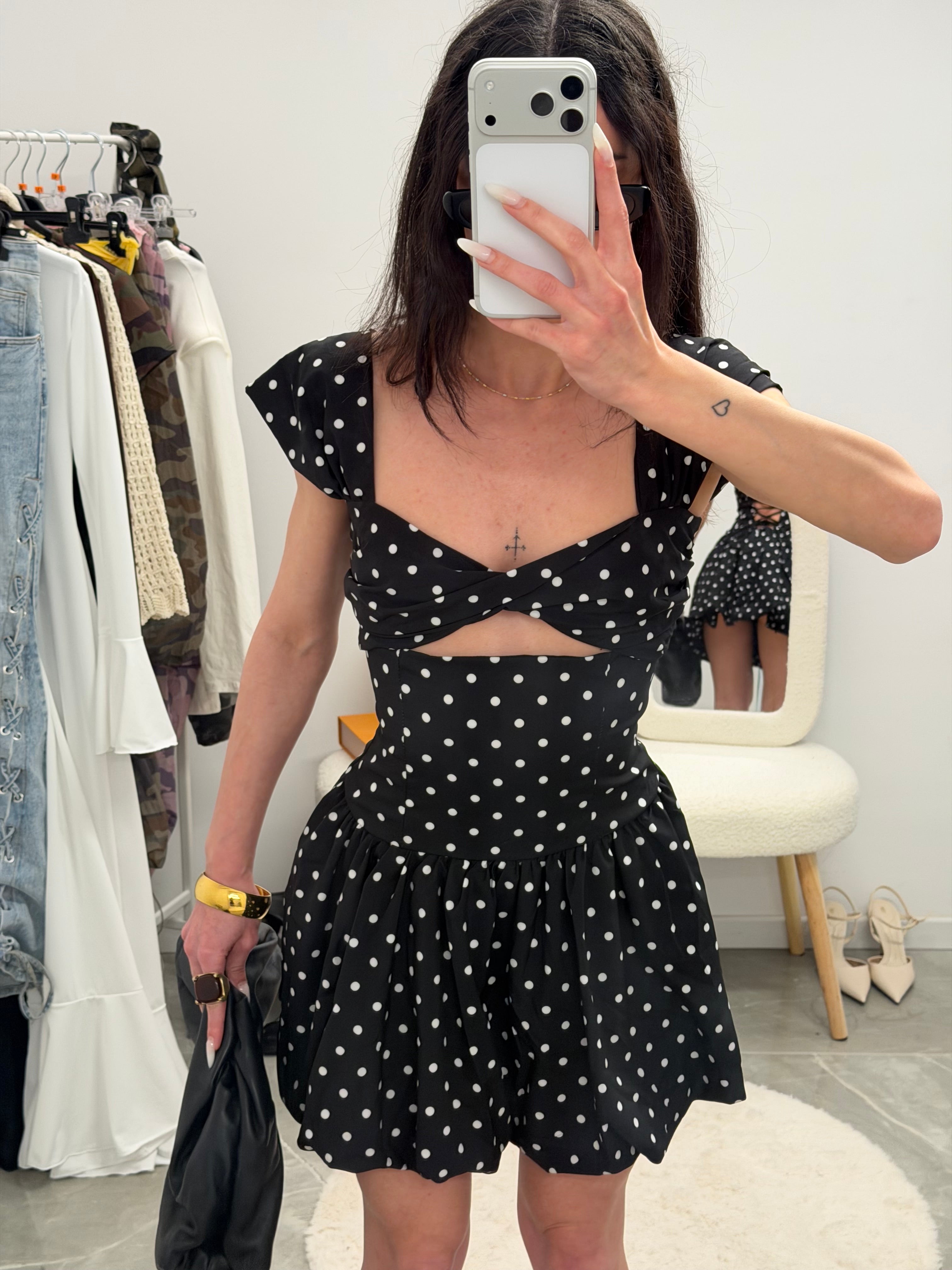 dress dot