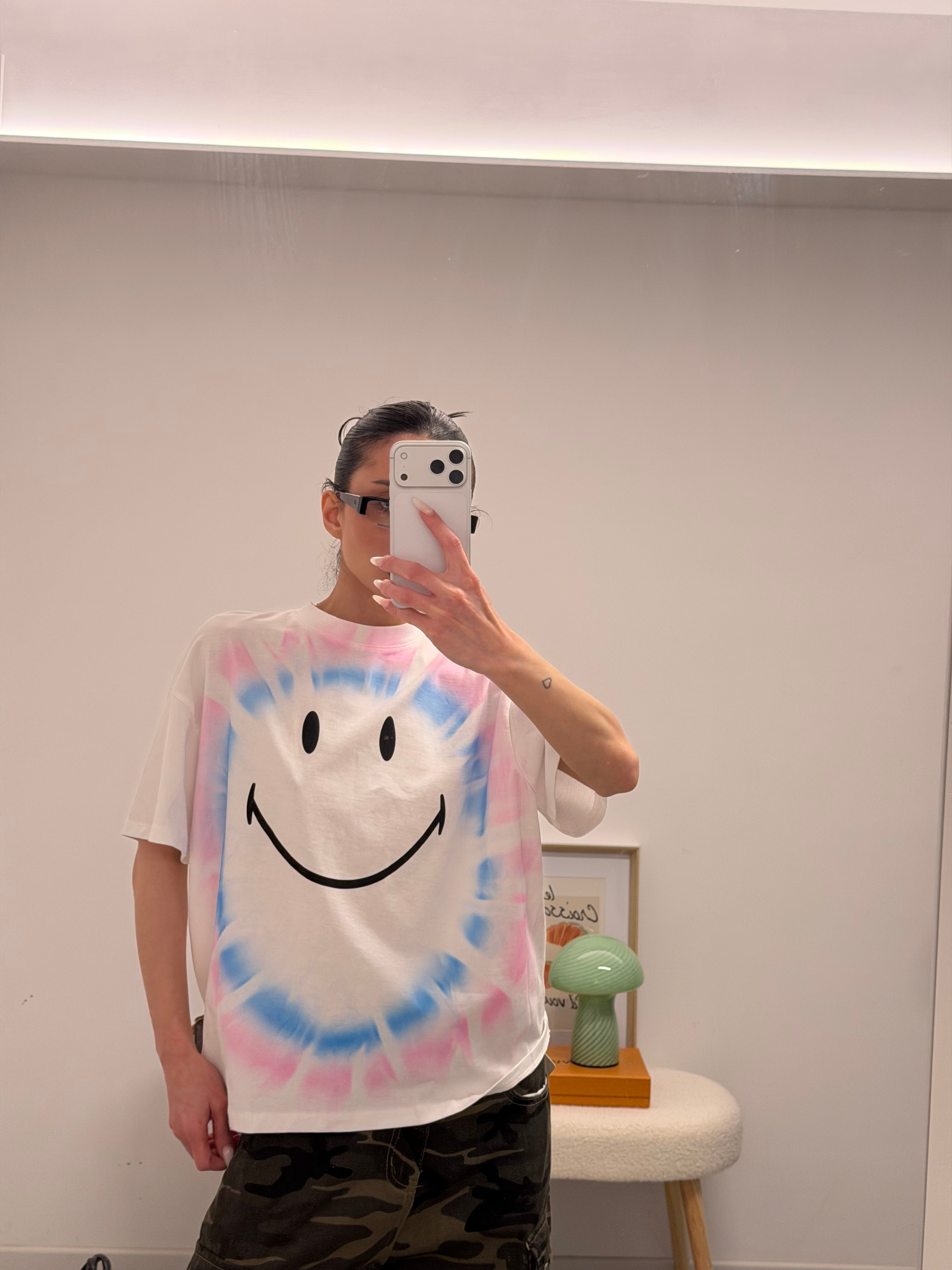 T-shirt simile tye-die