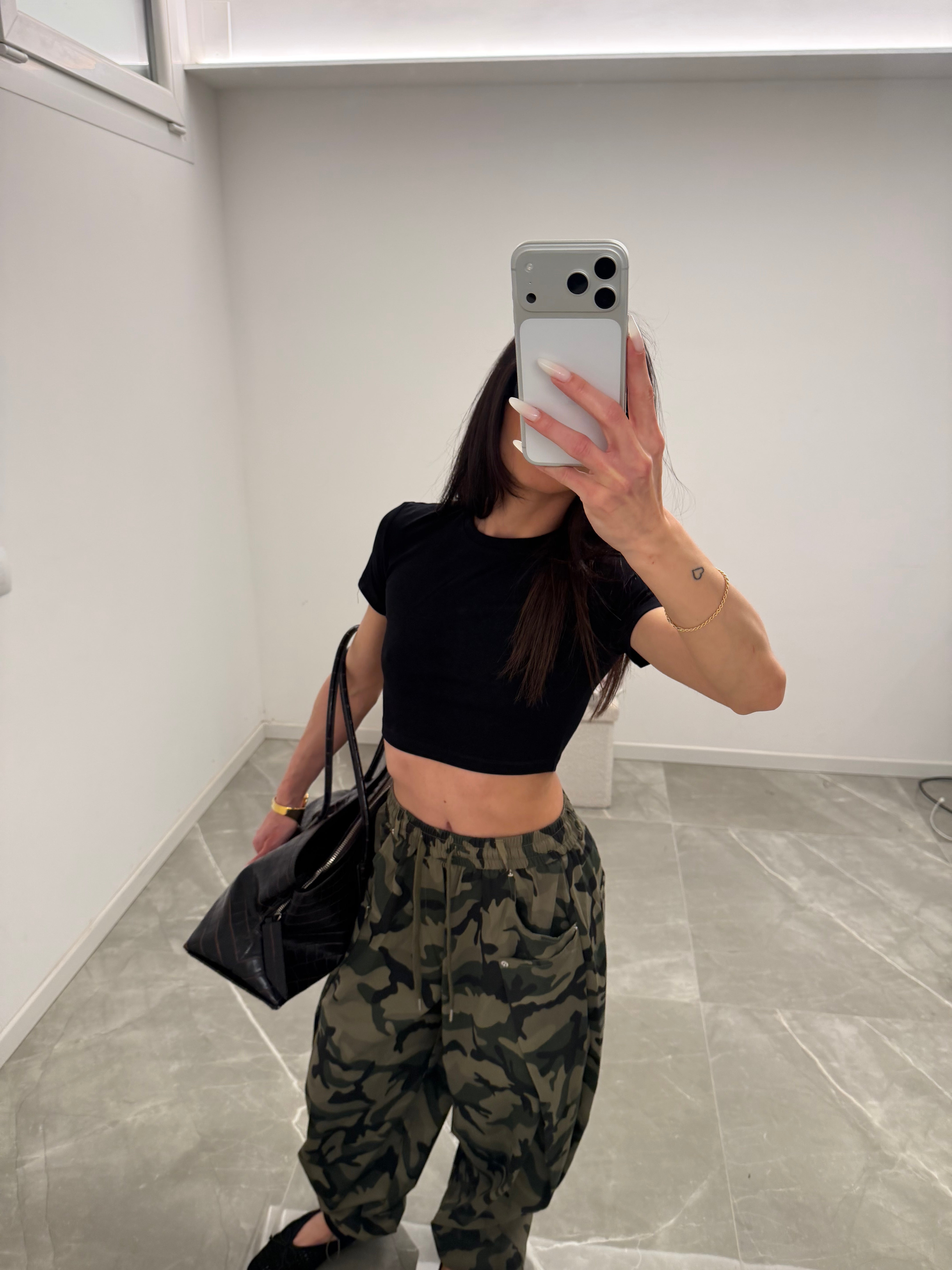 basic cropped shirt