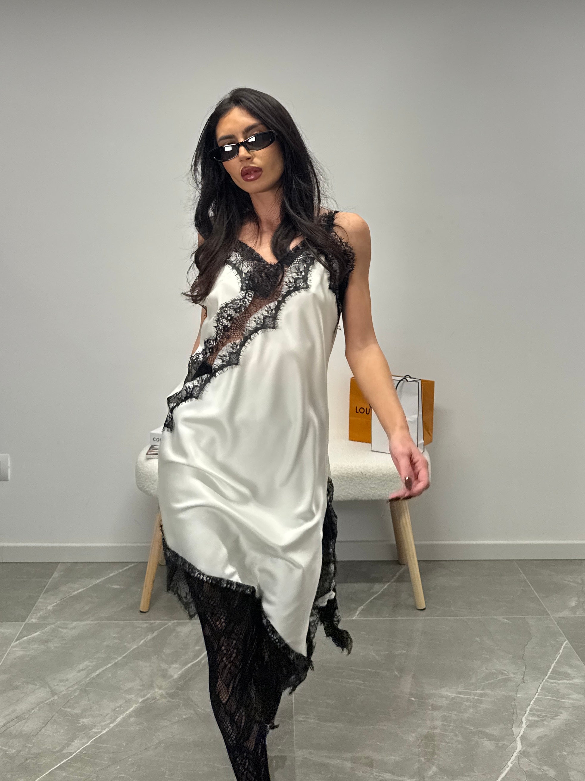 Dress shirt satin in white