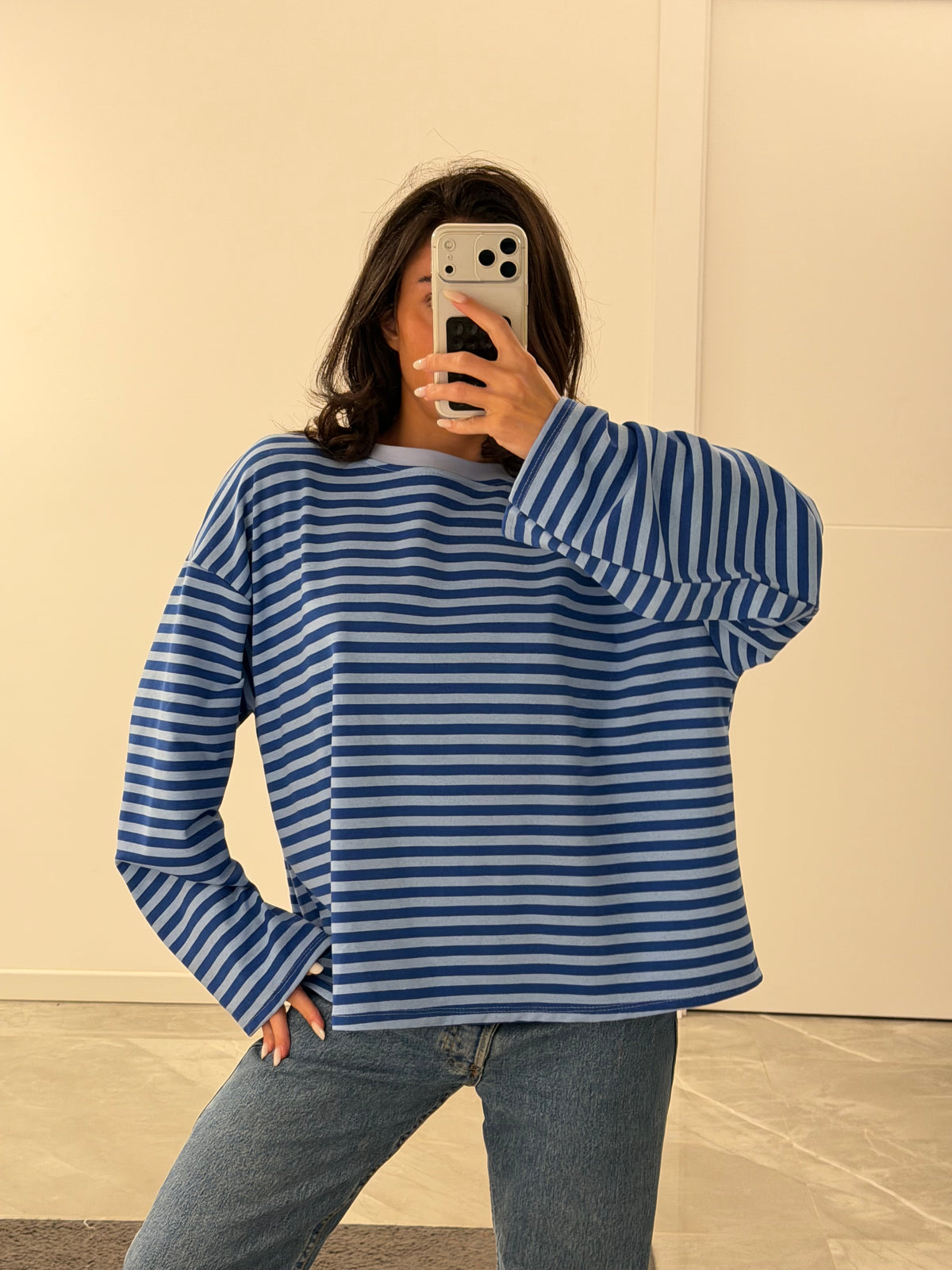 long sleeves lines blue