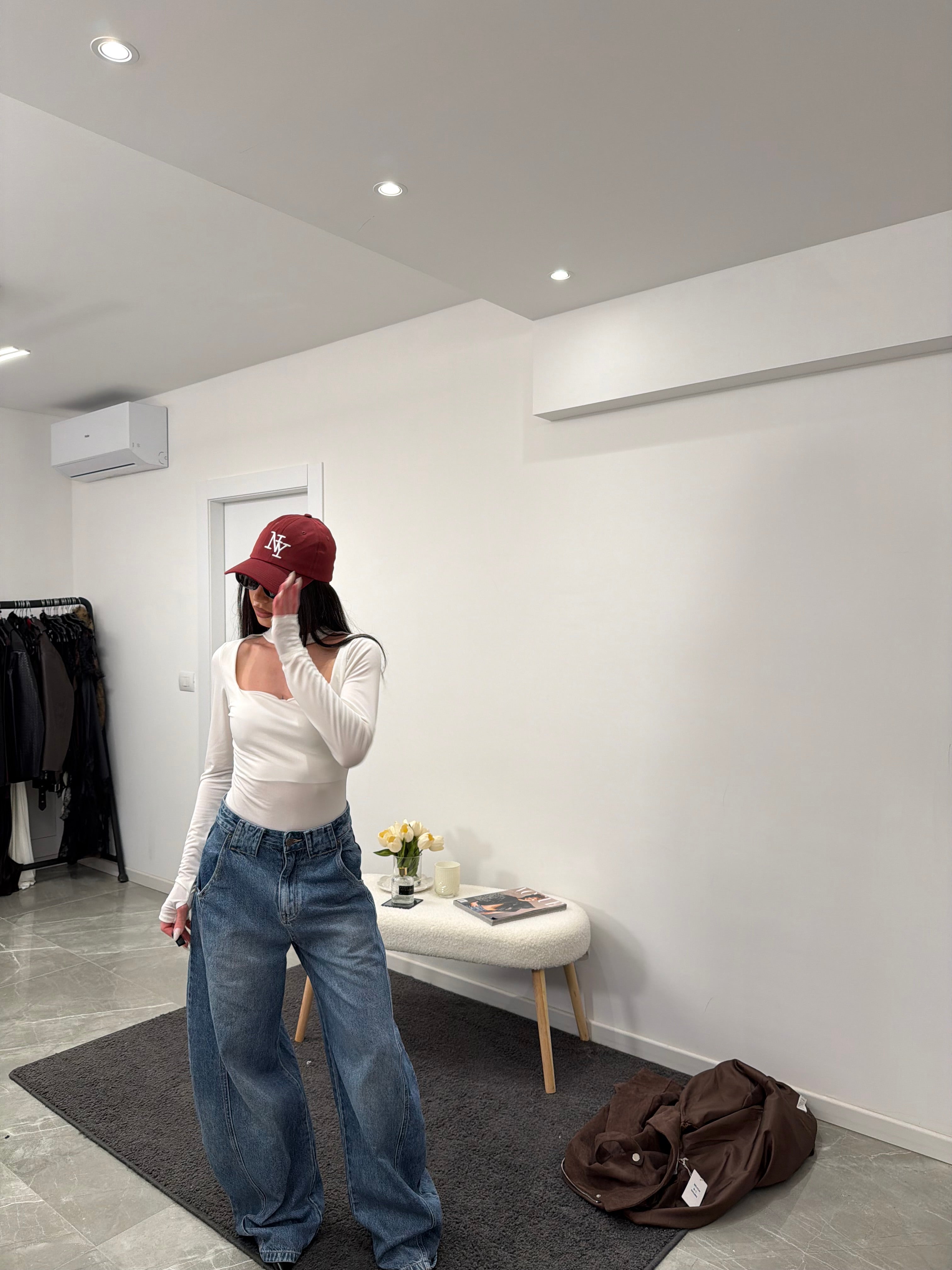 Body collar white