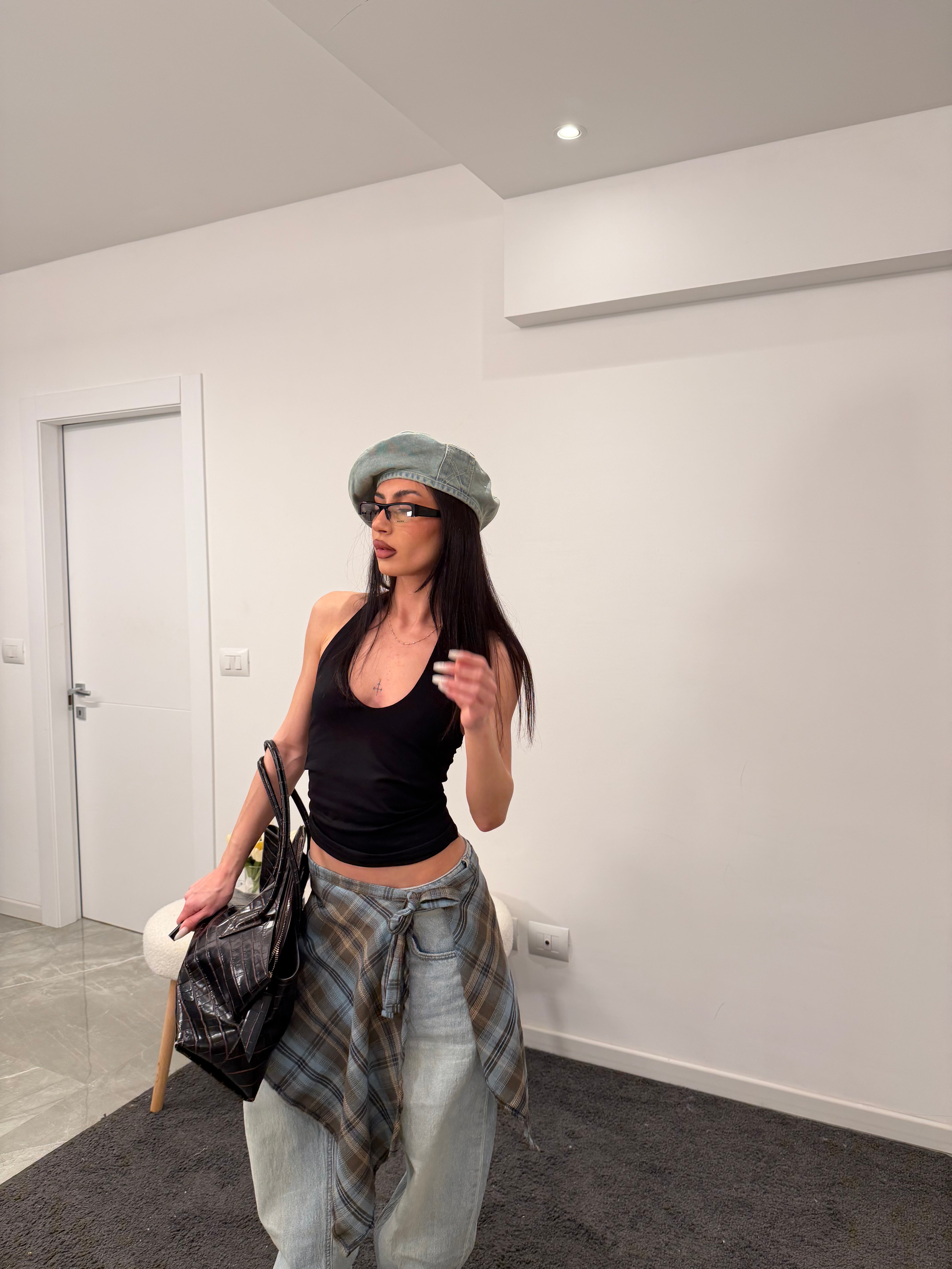 top v black