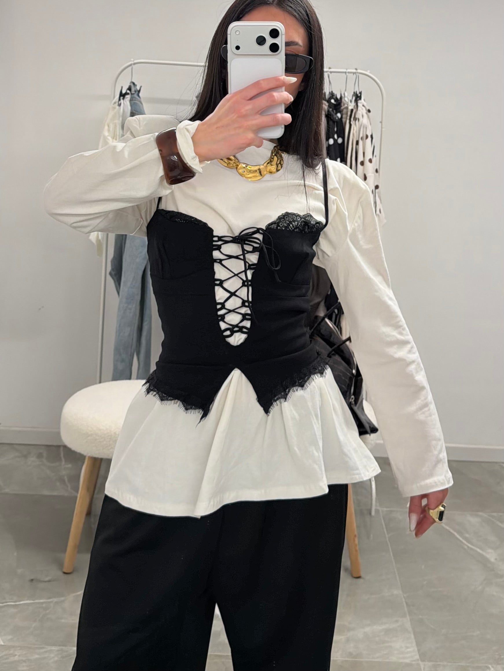 t-shirt oversize con spalline
