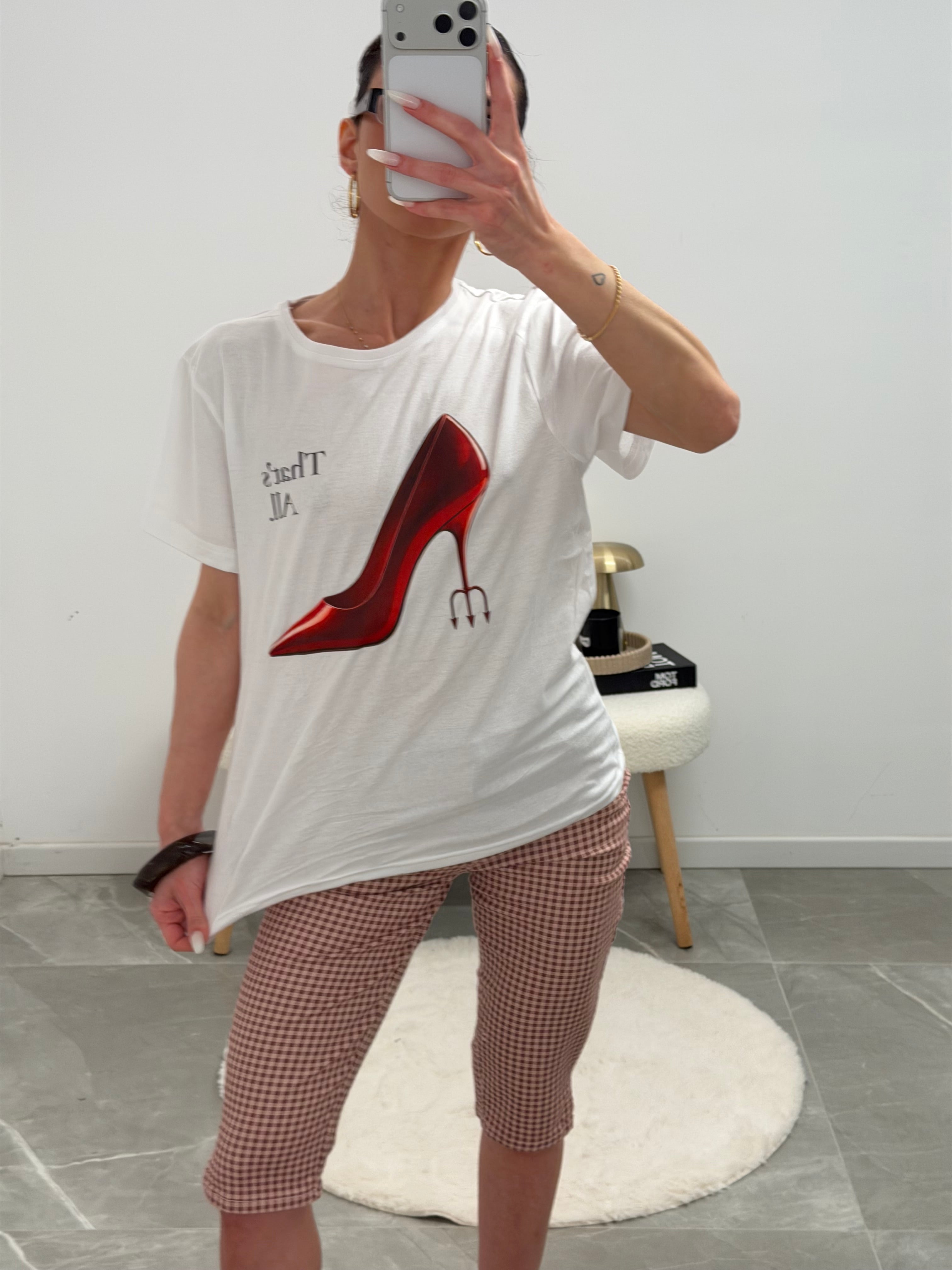 capri pants in red