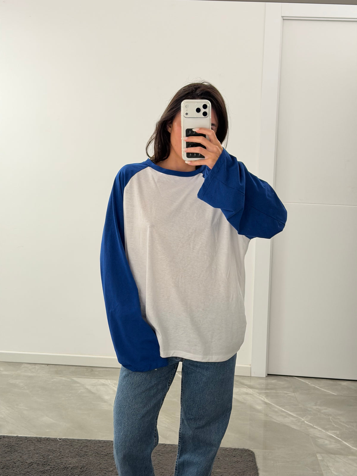 long sleeves white e blue