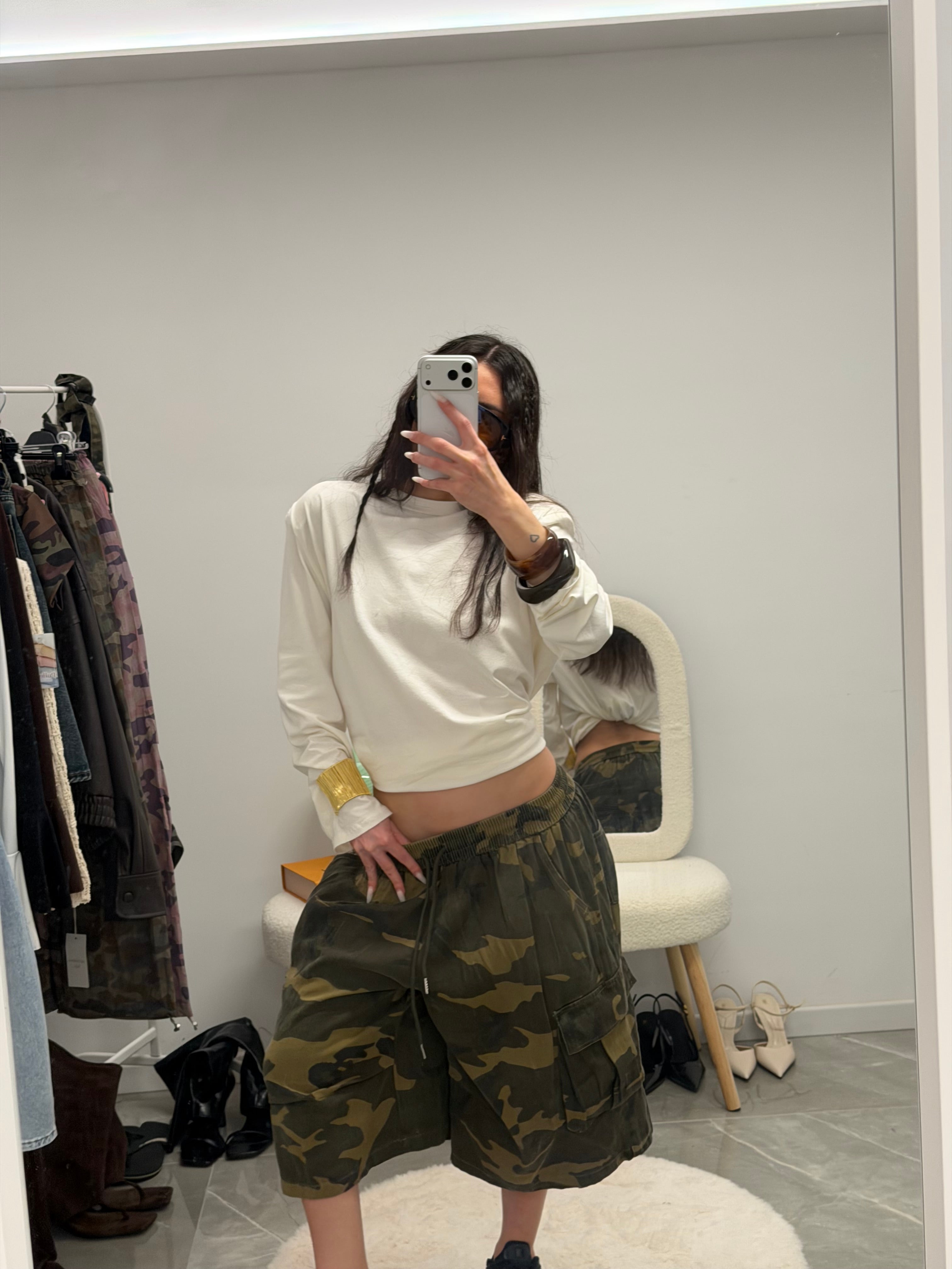 camouflage jorts in tuta